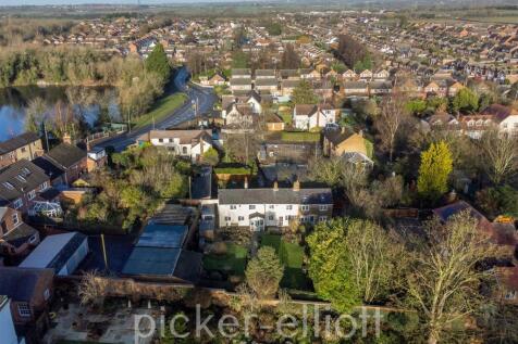 3 bedroom cottage for sale