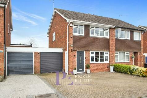 3 bedroom semi-detached house for sale