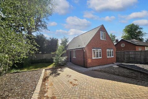 2 bedroom detached house for sale