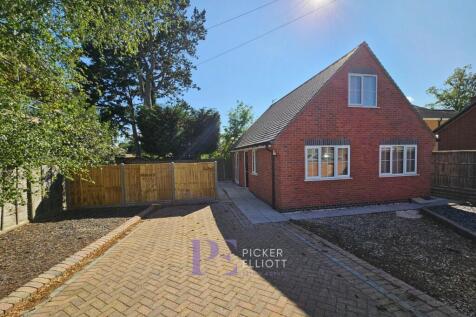 2 bedroom detached house for sale