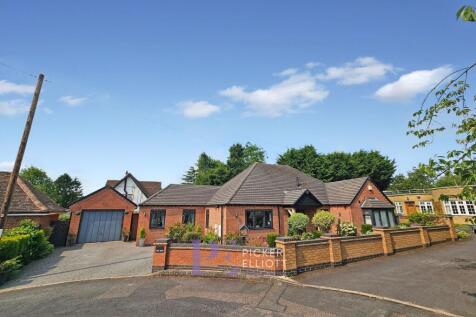 2 bedroom detached bungalow for sale