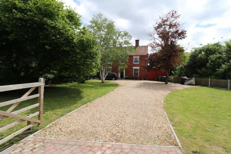 5 bedroom link detached house for sale