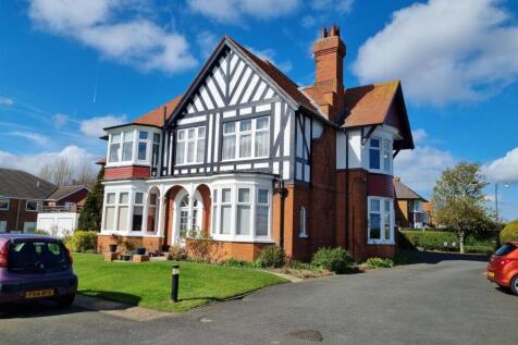 Kings Road, Cleethorpes 2 bed apartment for sale