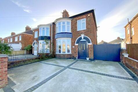 Queen Mary Avenue, Cleethorpes 3 bed semi