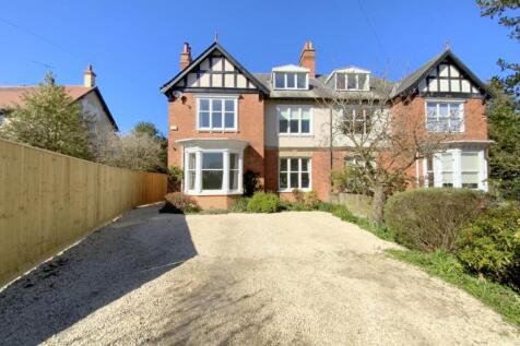 Humberston Avenue, Humberston 5 bed semi