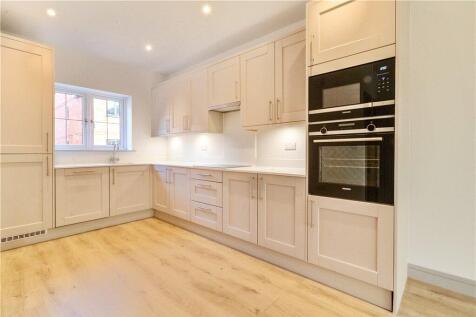 Alexander Gardens, London Road, Binfield 3 bed end of terrace house for sale