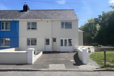 Grosvenor Place, St. Austell 4 bed semi