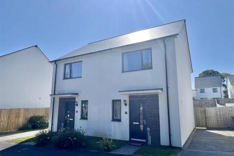 2 bedroom semi-detached house for sale