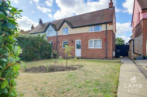 3 bedroom semi-detached house for sale