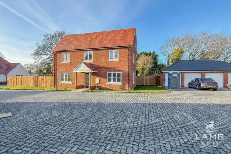 Clacton Road, Weeley Heath CO16 4 bed detached house for sale