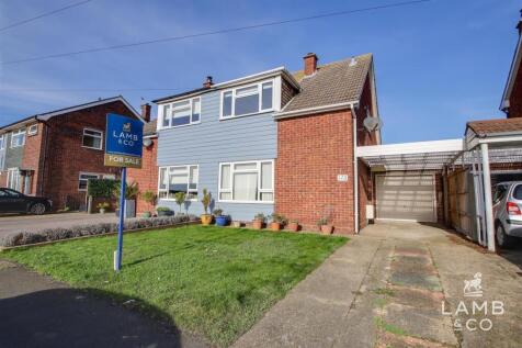 3 bedroom semi-detached house for sale