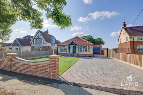 Harwich Road, Little Clacton CO16 3 bed detached bungalow for sale