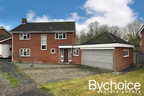 4 bedroom detached house for sale