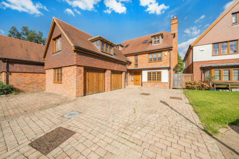 6 bedroom detached house for sale