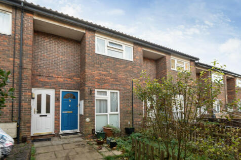 Standale Grove, Ruislip, Middlesex 1 bed apartment for sale