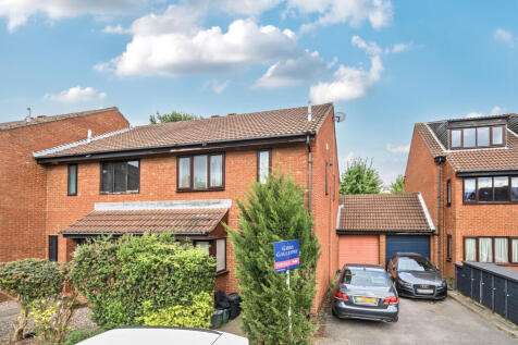 Regency Drive, Ruislip 3 bed house for sale