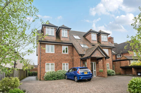 Kingsend, Ruislip 2 bed apartment for sale