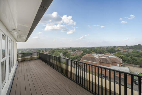 Kings Lodge, Pembroke Road, Ruislip 2 bed duplex for sale