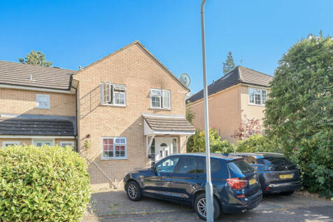 Monarchs Way, Ruislip 3 bed end of terrace house for sale