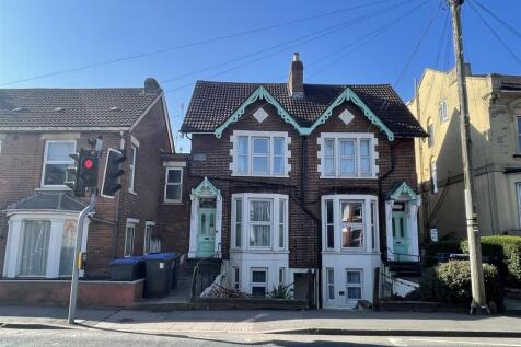 Wilton Road, Salisbury SP2 2 bed flat for sale