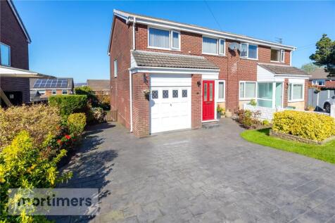 St. Oswalds Road, Blackburn... 3 bed semi