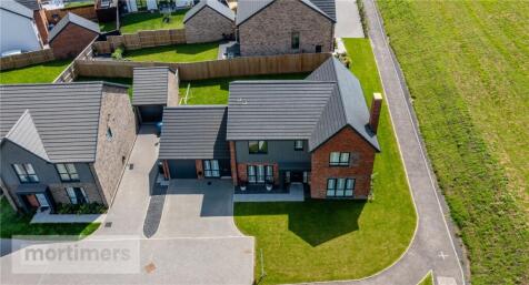 Foxtail Rise, Blackburn, Lancashire, BB2 5 bed detached house for sale