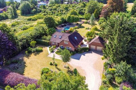 South Drive, Winchester 4 bed detached house for sale