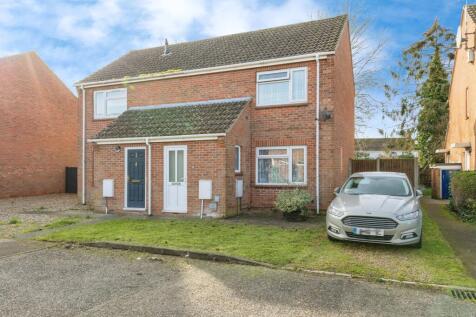 2 bedroom semi-detached house for sale