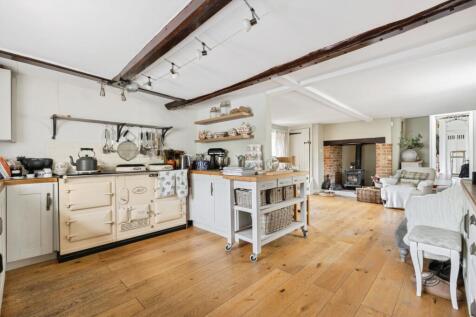 2 bedroom detached house for sale
