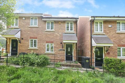 2 bedroom semi-detached house for sale
