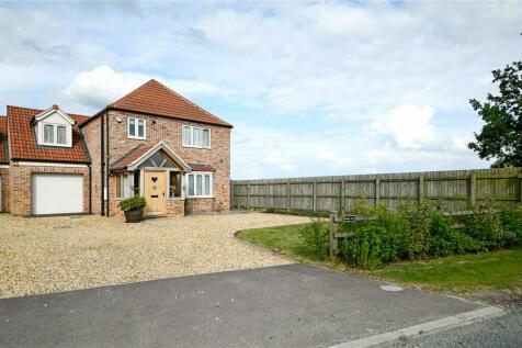 4 bedroom link detached house for sale