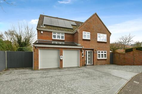 5 bedroom detached house for sale