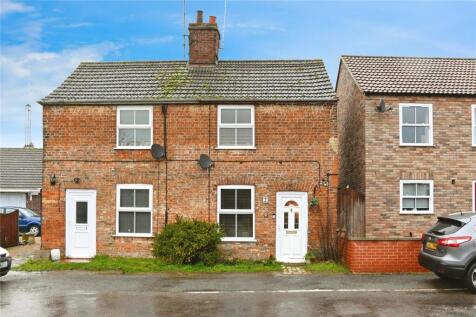 2 bedroom semi-detached house for sale