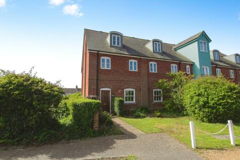 3 bedroom end of terrace house for sale