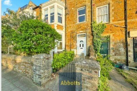 Terraced house for sale