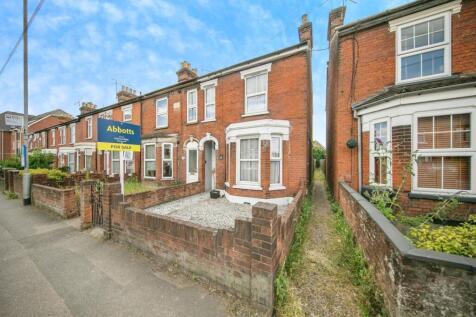 2 bedroom end of terrace house for sale