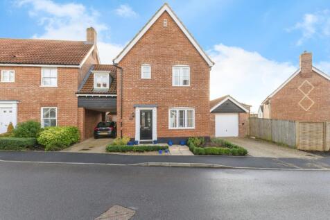 3 bedroom link detached house for sale
