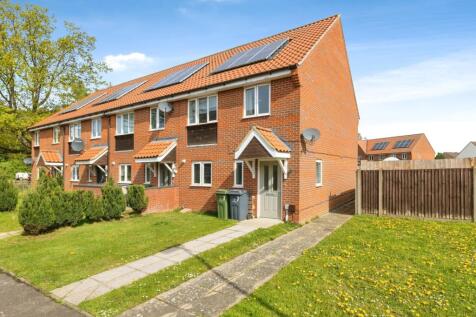 3 bedroom end of terrace house for sale