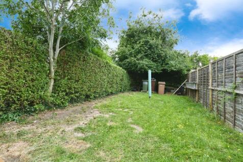 1 bedroom maisonette for sale