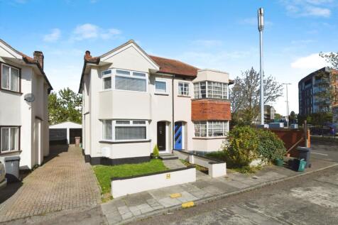 4 bedroom semi-detached house for sale