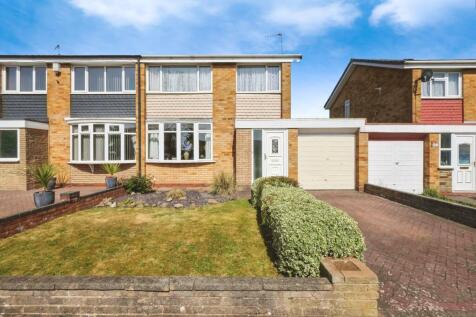 3 bedroom semi-detached house for sale