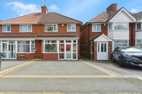 3 bedroom semi-detached house for sale