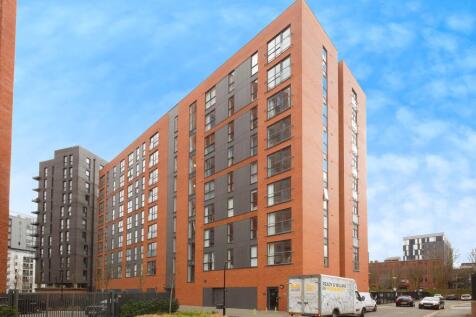 3 bedroom flat for sale