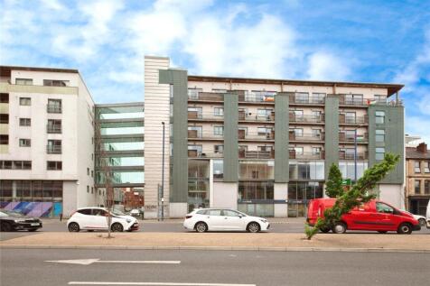 3 bedroom flat for sale