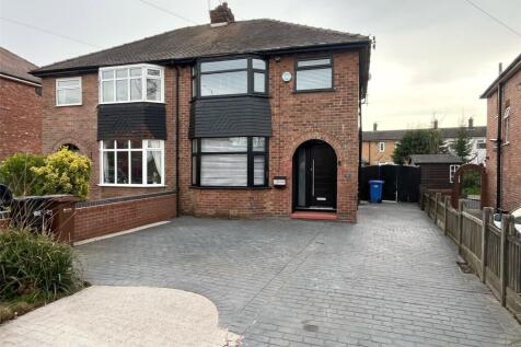 3 bedroom semi-detached house for sale