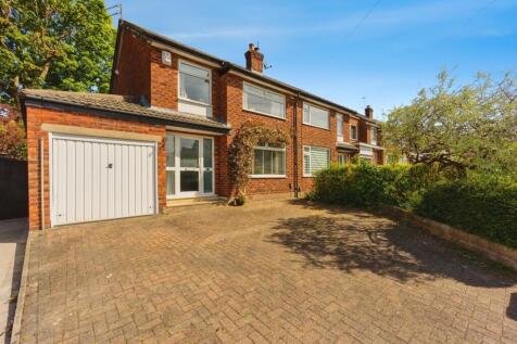 3 bedroom semi-detached house for sale