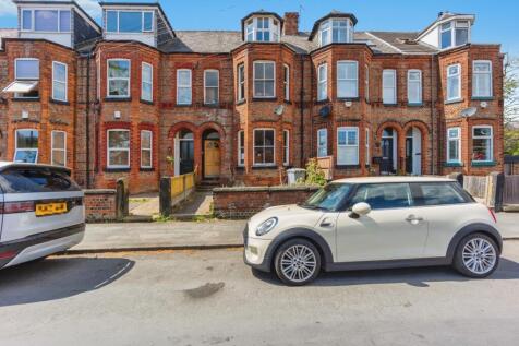 4 bedroom terraced house for sale