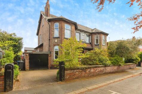 4 bedroom semi-detached house for sale