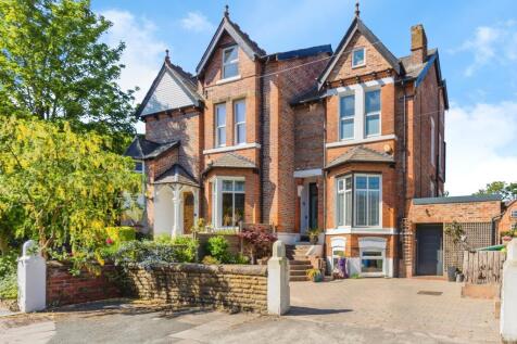 4 bedroom semi-detached house for sale