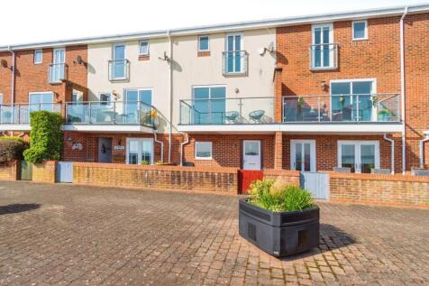 4 bedroom town house for sale